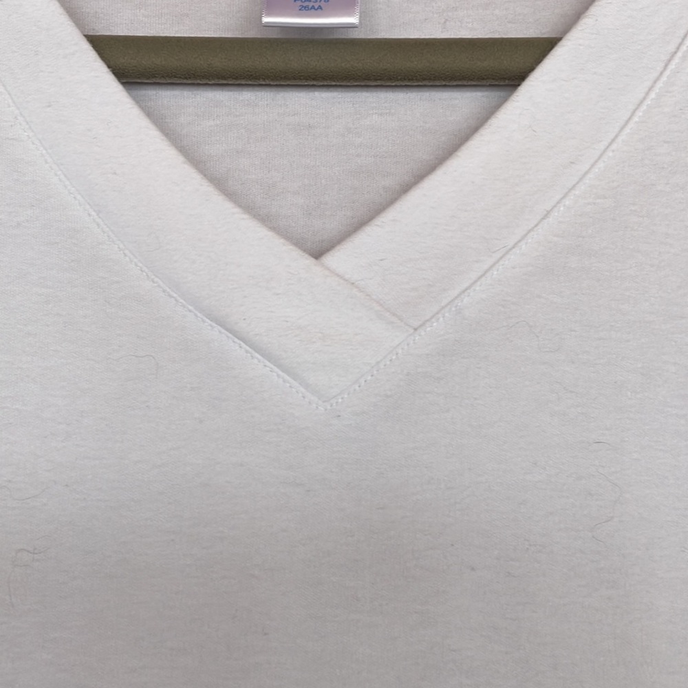 Vicki Wayne 3/4 Sleeve V-Neck White Tee Shirt. size Large. - Picture 4 of 6